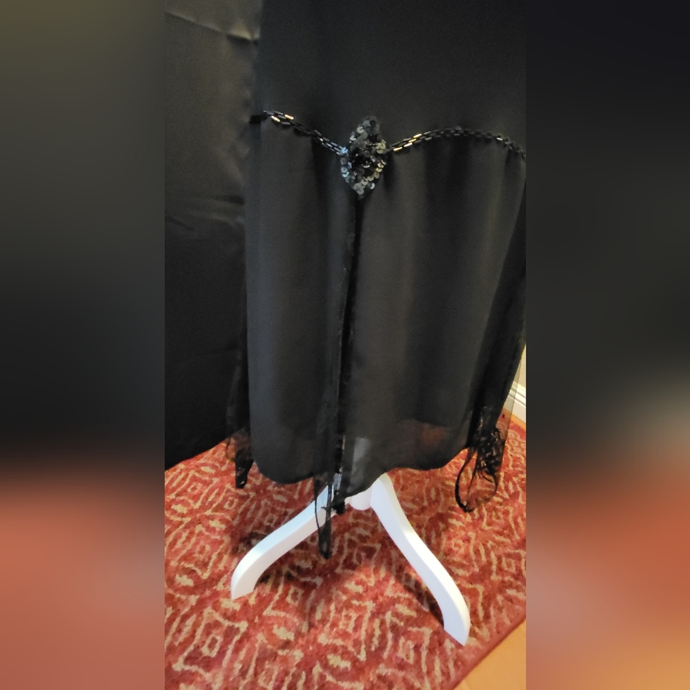 Elegant Black Beaded Dress - Picture 4 of 10